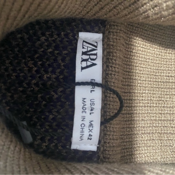 Zara Knit Sweater in Tan and Black - Picture 3 of 3